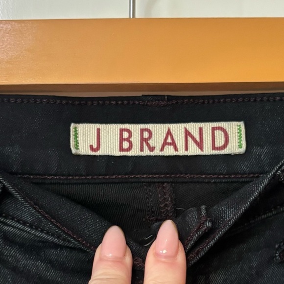 💫HP| J Brand| Sleek Black Acid Wash Capris Jeans Sz 28 - Picture 2 of 6